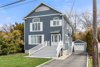 849 E Bay Drive, West Islip, NY 11795
