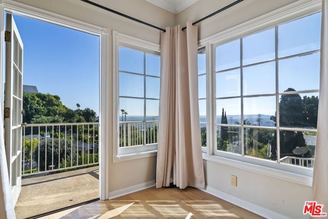1478 Sunset Plaza Drive, West Hollywood, CA 90069