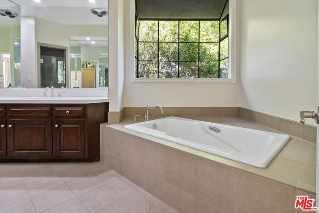 1478 Sunset Plaza Drive, West Hollywood, CA 90069