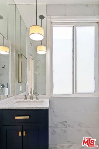 1478 Sunset Plaza Drive, West Hollywood, CA 90069