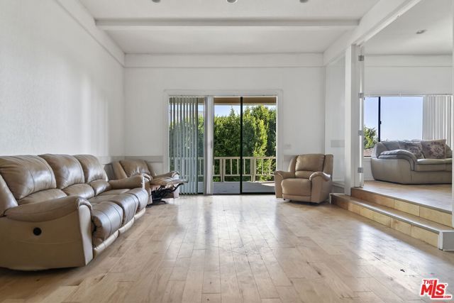 1478 Sunset Plaza Drive, West Hollywood, CA 90069