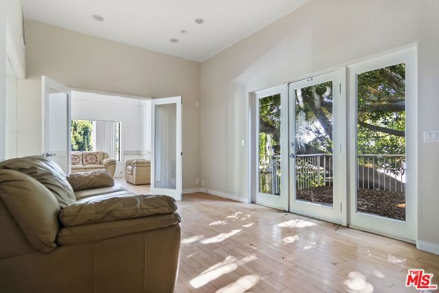 1478 Sunset Plaza Drive, West Hollywood, CA 90069