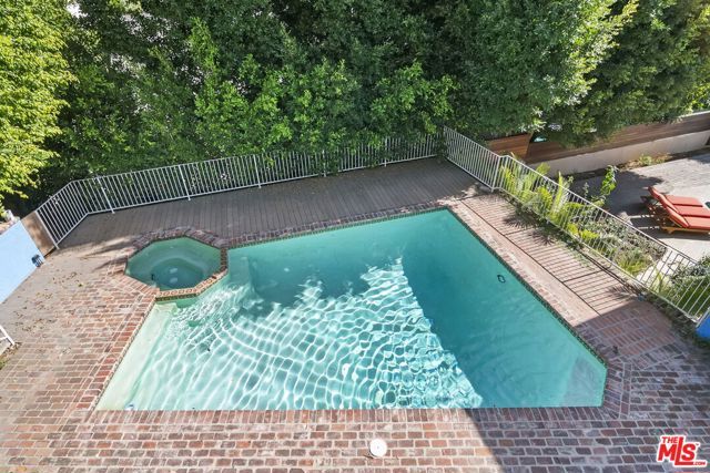 1478 Sunset Plaza Drive, West Hollywood, CA 90069