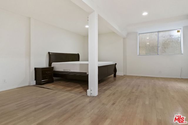 1478 Sunset Plaza Drive, West Hollywood, CA 90069