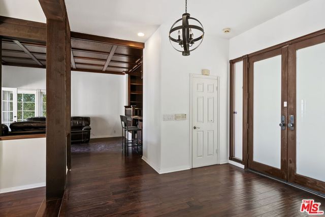 1478 Sunset Plaza Drive, West Hollywood, CA 90069