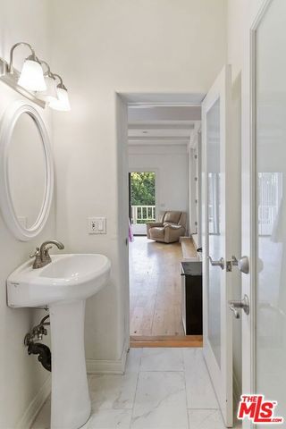 1478 Sunset Plaza Drive, West Hollywood, CA 90069
