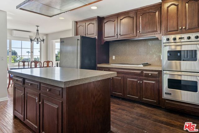1478 Sunset Plaza Drive, West Hollywood, CA 90069
