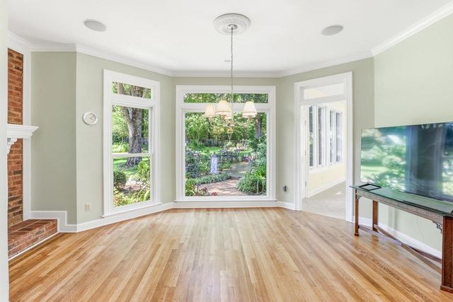 8154 MEADOW GLEN DR, Germantown, TN 38138