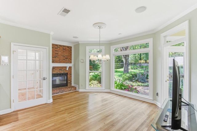 8154 MEADOW GLEN DR, Germantown, TN 38138