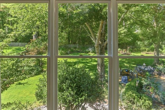 8154 MEADOW GLEN DR, Germantown, TN 38138