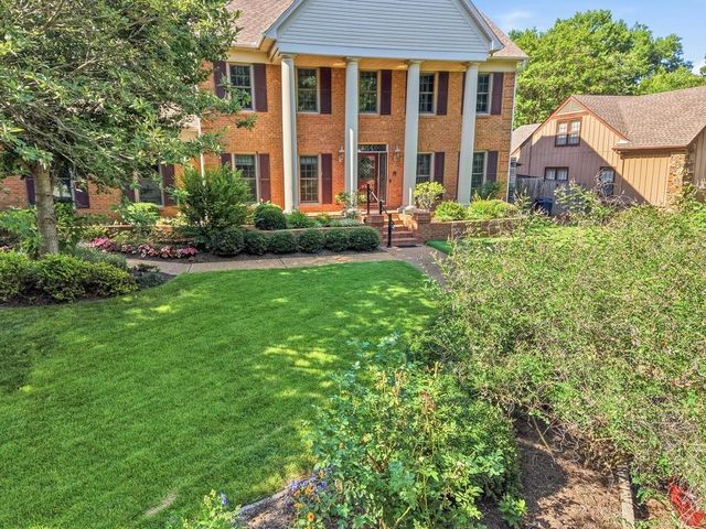 8154 MEADOW GLEN DR, Germantown, TN 38138