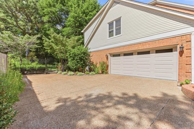 8154 MEADOW GLEN DR, Germantown, TN 38138