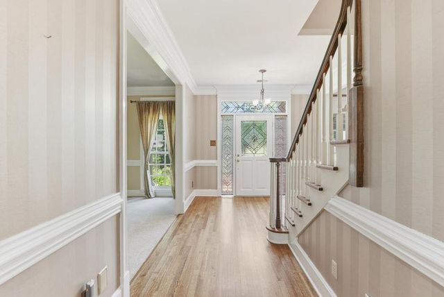 8154 MEADOW GLEN DR, Germantown, TN 38138