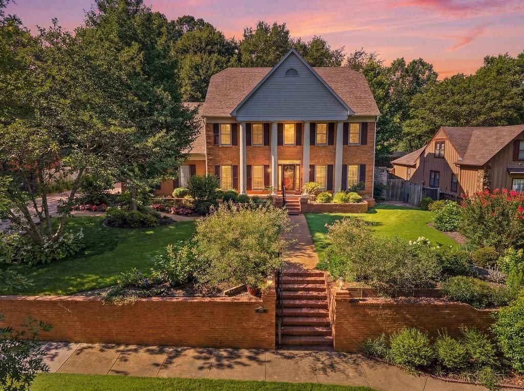 8154 MEADOW GLEN DR, Germantown, TN 38138