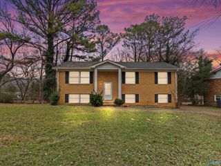 3912 Neptune Drive, Huntsville, AL 35810