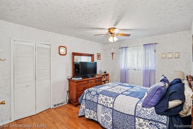 4200 Woodcock Way, Highland, MI 48357