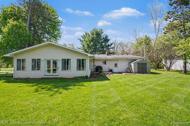 4200 Woodcock Way, Highland, MI 48357