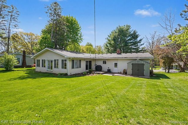 4200 Woodcock Way, Highland, MI 48357