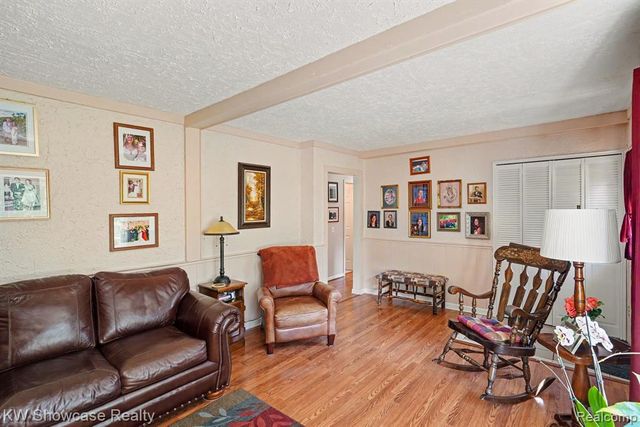 4200 Woodcock Way, Highland, MI 48357