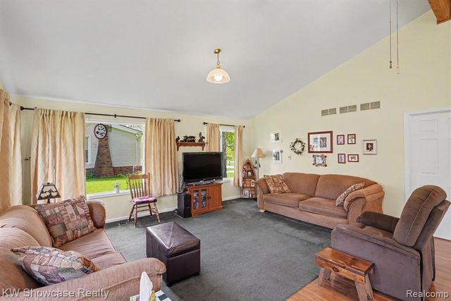 4200 Woodcock Way, Highland, MI 48357
