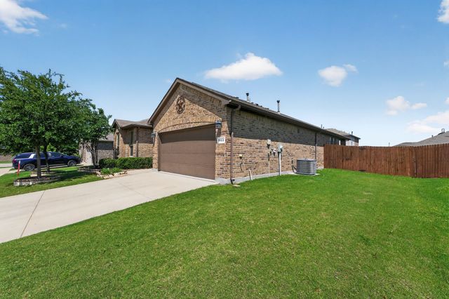 1133 Belsay Lane, Saginaw, TX 76131