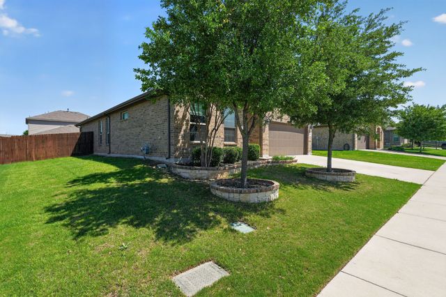 1133 Belsay Lane, Saginaw, TX 76131