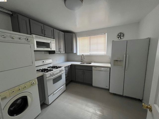 3244 ELLIS ST, Berkeley, CA 94703