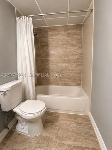 9440 Fontainebleau Blvd 515, Miami, FL 33172