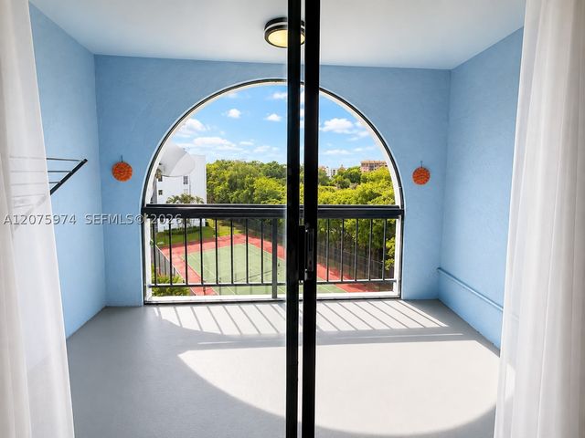 9440 Fontainebleau Blvd 515, Miami, FL 33172