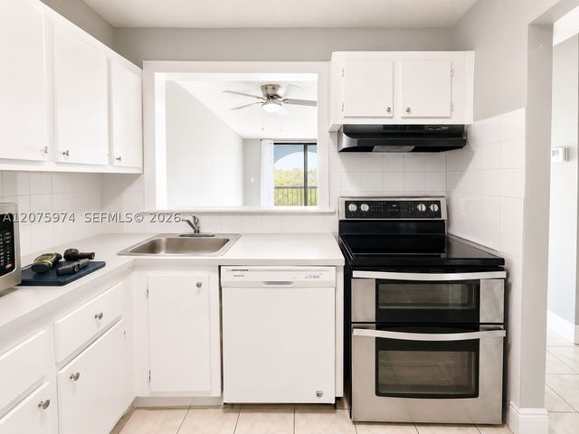 9440 Fontainebleau Blvd 515, Miami, FL 33172