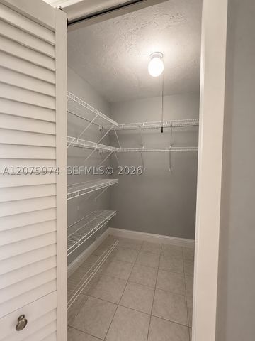 9440 Fontainebleau Blvd 515, Miami, FL 33172