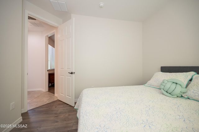 5758 S Clonmellon Avenue, Tucson, AZ 85747