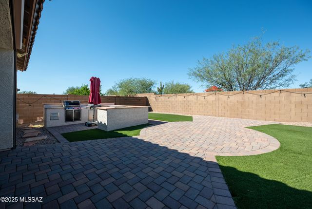 5758 S Clonmellon Avenue, Tucson, AZ 85747