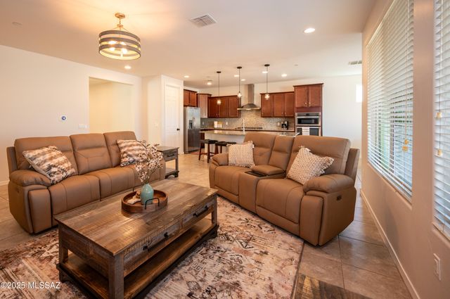 5758 S Clonmellon Avenue, Tucson, AZ 85747