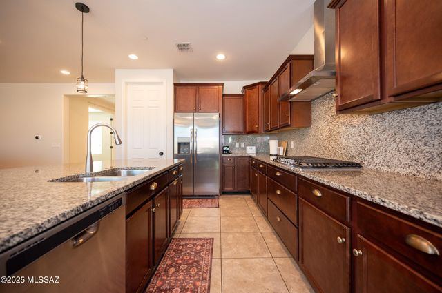 5758 S Clonmellon Avenue, Tucson, AZ 85747