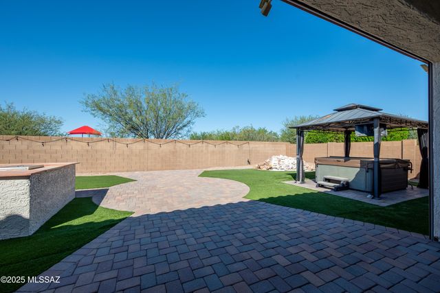 5758 S Clonmellon Avenue, Tucson, AZ 85747