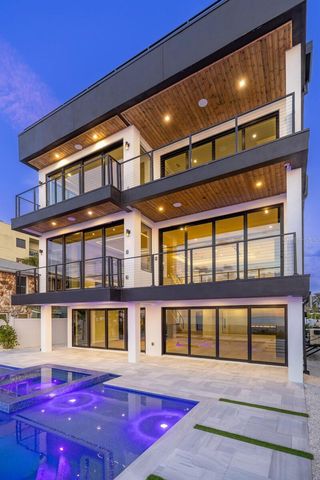 70 GULF BOULEVARD, Indian Rocks Beach, FL 33785