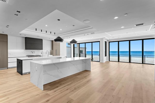 70 GULF BOULEVARD, Indian Rocks Beach, FL 33785