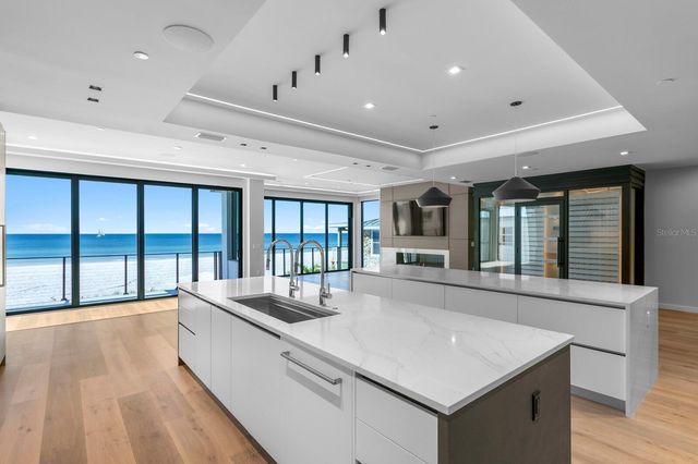 70 GULF BOULEVARD, Indian Rocks Beach, FL 33785