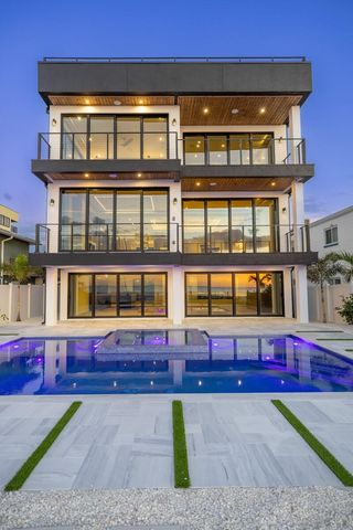 70 GULF BOULEVARD, Indian Rocks Beach, FL 33785