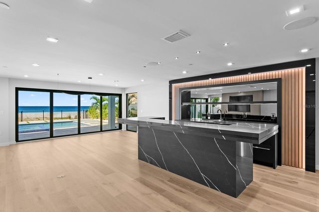 70 GULF BOULEVARD, Indian Rocks Beach, FL 33785