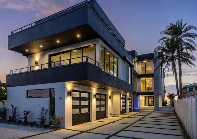 70 GULF BOULEVARD, Indian Rocks Beach, FL 33785