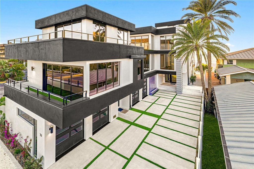 70 GULF BOULEVARD, Indian Rocks Beach, FL 33785