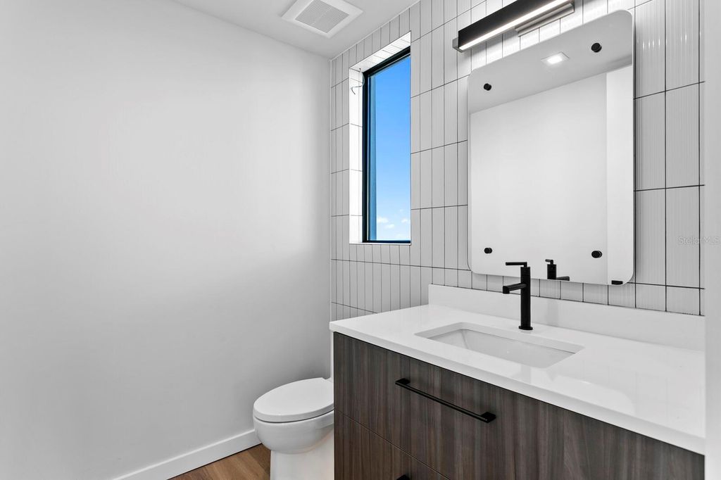 Image 42 of property listing at 70 GULF BOULEVARD, Indian Rocks Beach, FL 33785