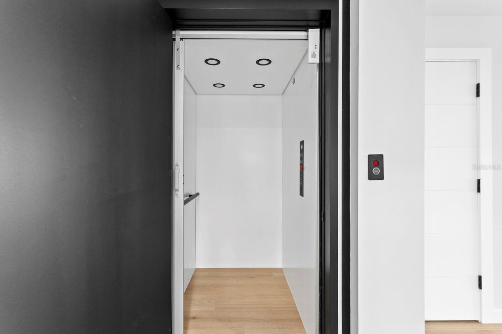 Image 56 of property listing at 70 GULF BOULEVARD, Indian Rocks Beach, FL 33785