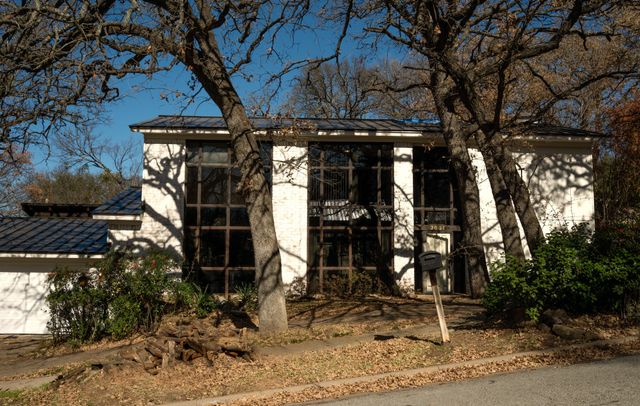 2001 Park Hill Drive, Arlington, TX 76012