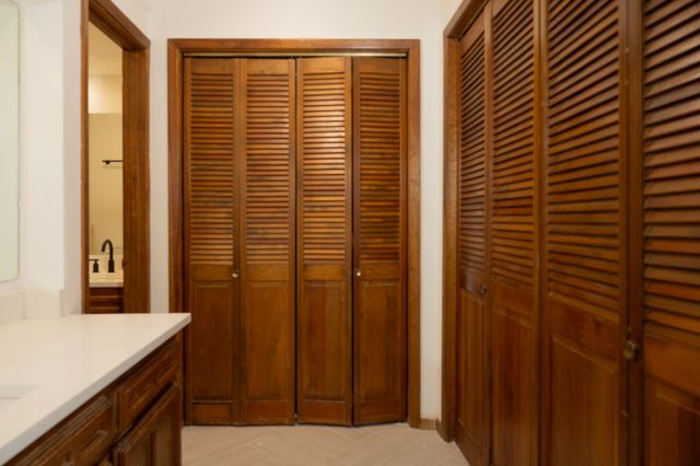 2001 Park Hill Drive, Arlington, TX 76012