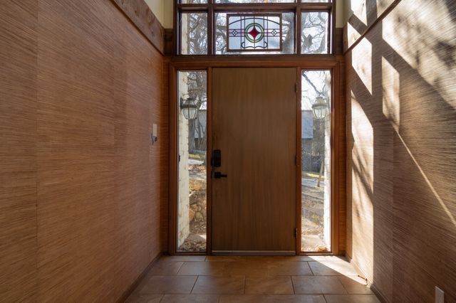 2001 Park Hill Drive, Arlington, TX 76012