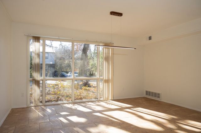 2001 Park Hill Drive, Arlington, TX 76012