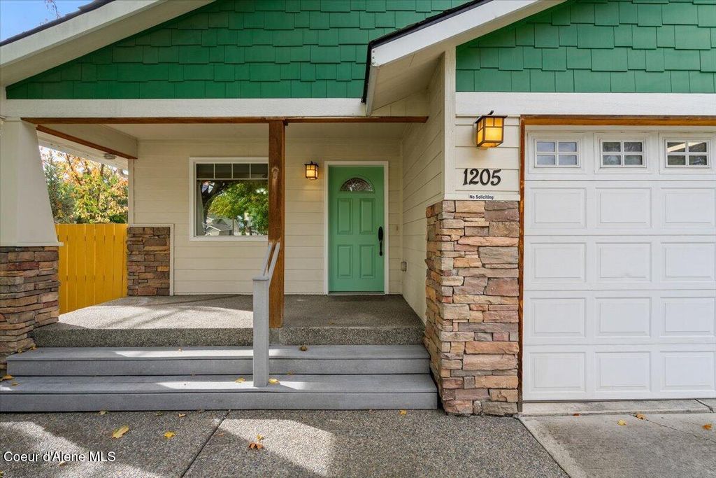 1205 N 6th ST, Coeur d'Alene, ID 83814 photo 2